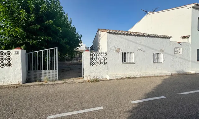 Casa adosada con jardín privado a solo 50 metros de la playa