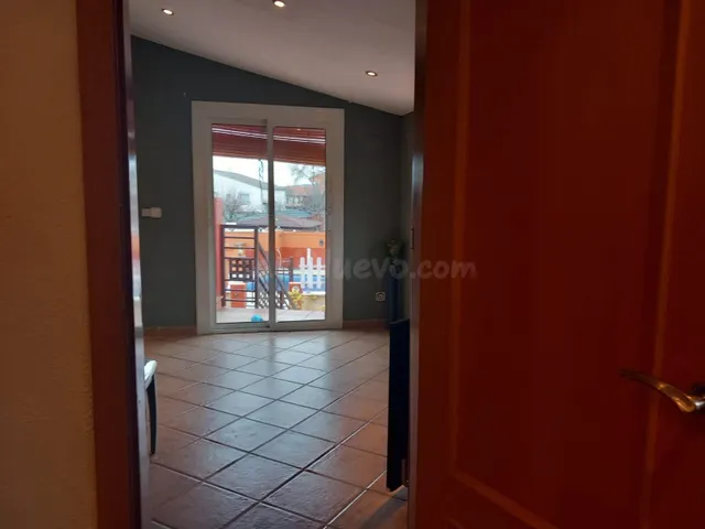 Casa con varias viviendas, piscina y parcela de 733 m2 en La - foto 4