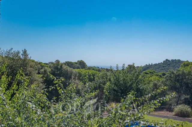 Casa completamente reformada con apartamento independiente, licencia turística, gran jardín y piscina en Calonge — 26