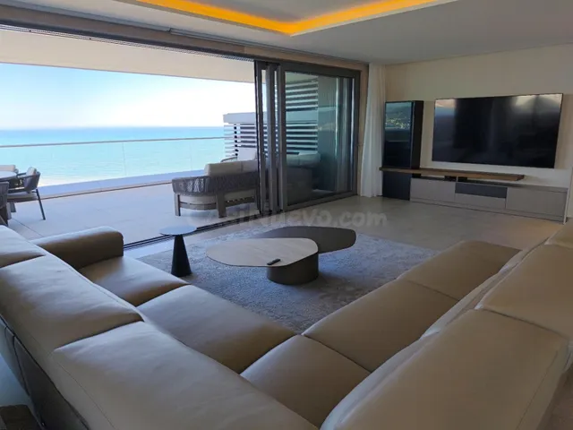 EXCLUSIVO PISO EN LA PLANTA 18 CON 4 habitaciones EN MALAGA  - foto 4