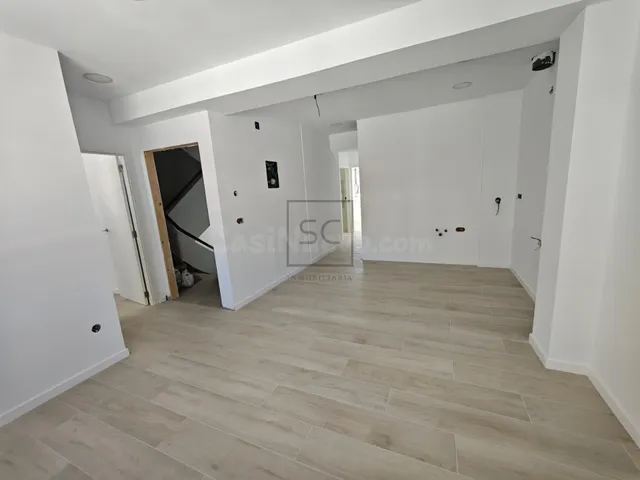 Piso reformado con garaje y trastero en Esteiro, Ferrol - foto 2