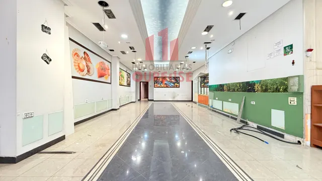 AMPLIO LOCAL COMERCIAL EN PLENO CENTRO DE OURENSE — 3