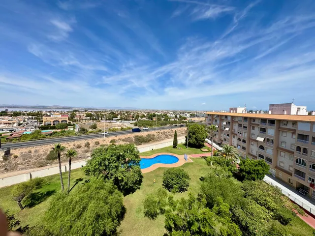 Ático en Torrevieja con orientación sur, cerca del mar — 28