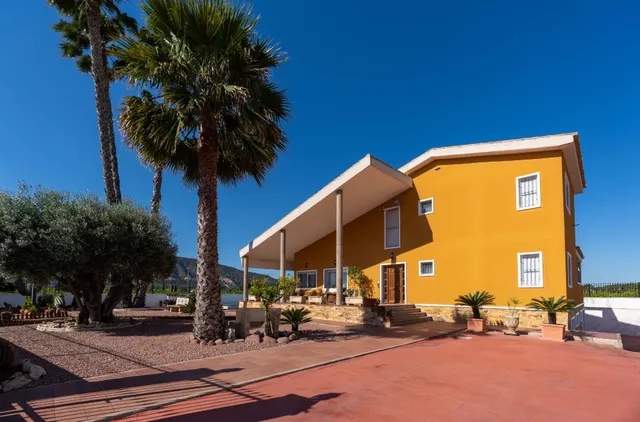 Magnífico Chalet en Orihuela – Listo para Entrar a Vivir — 24