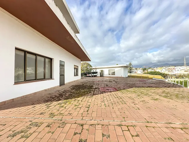 Local comercial 898m² en venta - Costa Del Sol - foto 2