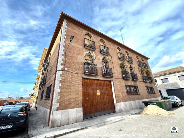 Chalet exclusivo en el centro de Torrijos | 790 m2 | Listo p - foto 2