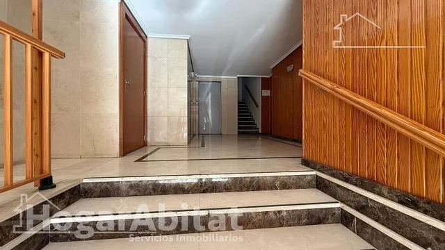 ¡espectacular, con buenas vistas! alto, amplio y luminoso con balcón y ascensor — 31