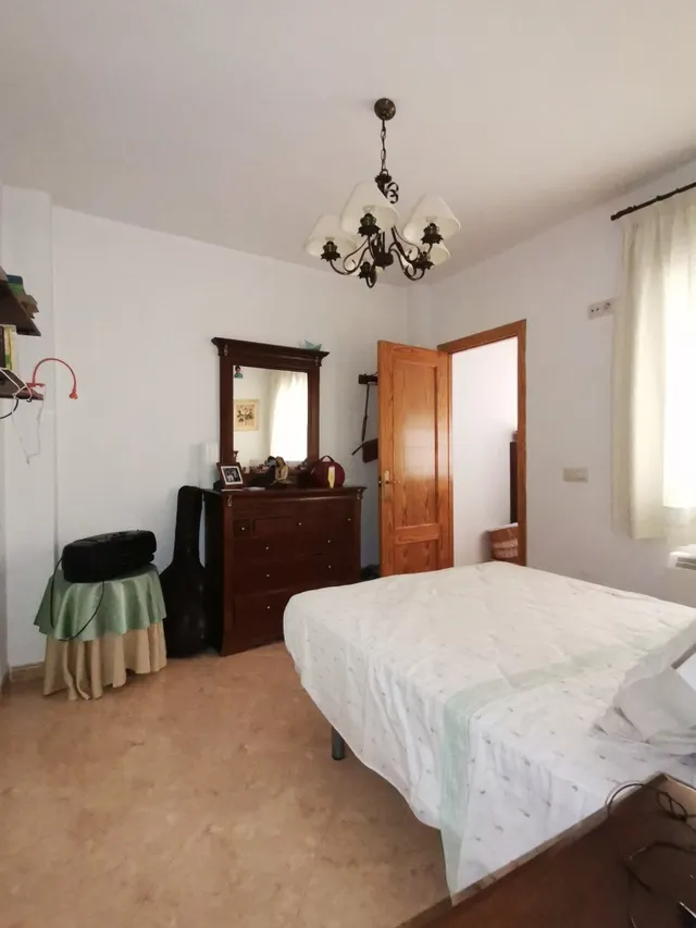 SE VENDE CASA EN PLENO CENTRO DE LOS VILLARES — 19