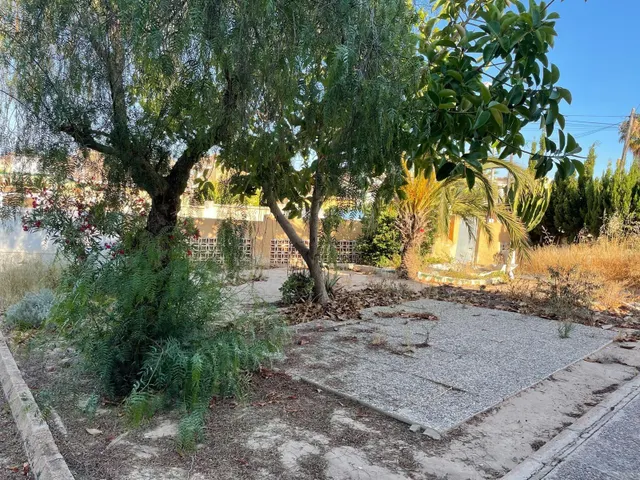 Casa con parcela en Los Balcones, Torrevieja. 5 dormitorios, 2 baños — 32