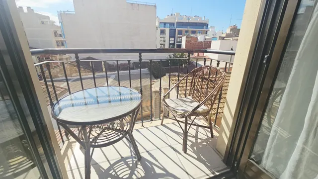 Amplio piso en el centro y a dos minutos de la playa de Guar - foto 3