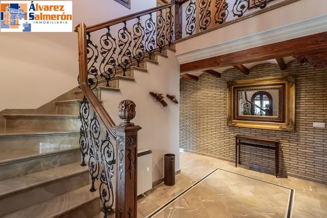 INCREÍBLE CHALET INDEPENDIENTE EN ZONA PRIVILEGIADA — 14