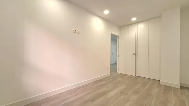 Apartamento SIN AMUEBLAR de un dormitorio y completamente reformado en la Plaza Cetina — 14