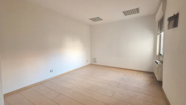 Urbis te ofrece un local comercial en venta  en el centro de Salamanca — 5