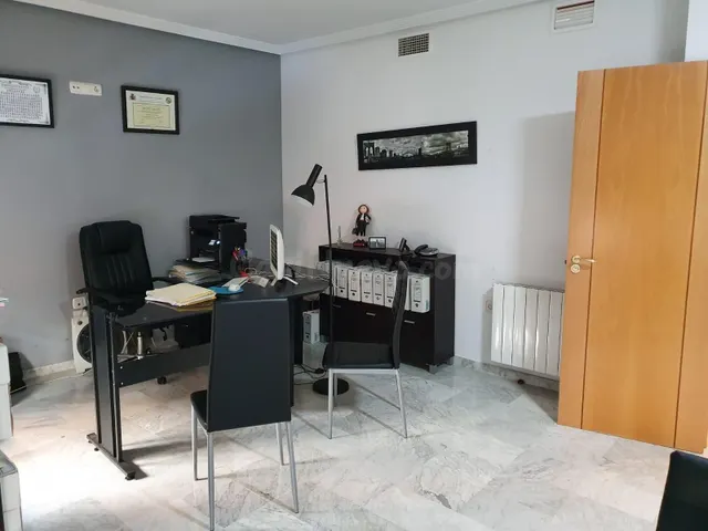 Alquiler de oficinas en el corazón de Cáceres - foto 2