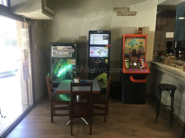 LOCAL COMERCIAL EN TRASPASO EN O COUTO - foto 2