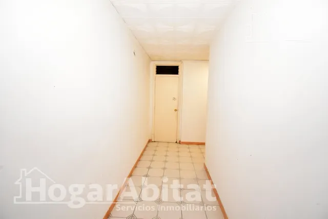 AMPLIA CASA PARA REFORMAR CON 7 DORMITORIOS EN EL CENTRO — 33