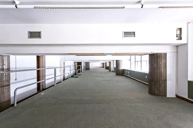 Local comercial 242m² en venta - Sagrada Familia — 12
