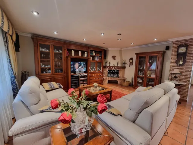 SE VENDE VILLA DE LUJO EN HONDON DE LOS FRAILES — 10