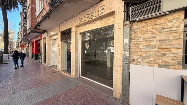 LOCAL EN EXCELENTE ZONA, CALLE SANTA ROSA - foto 2