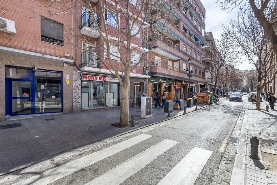 GRAN LOCAL EN SAN JUAN DE DIOS
