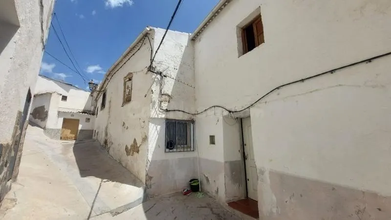 ¡Tu hogar ideal en Colomera, Granada!
