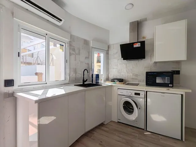 Local Convertido en Vivienda - DIVIDIDO EN DOS ESTUDIOS - foto 3