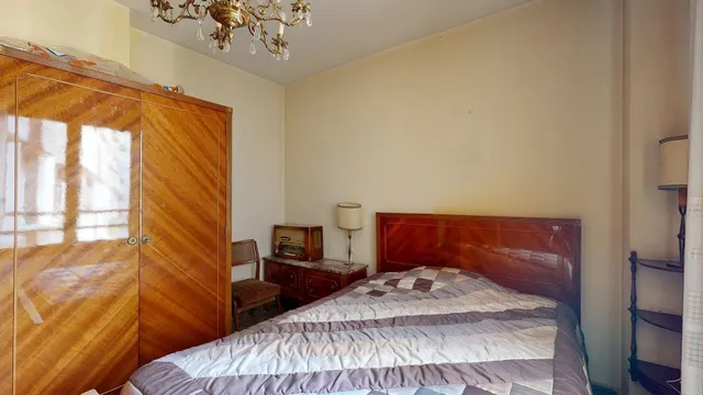 Amplia Vivienda en Avenida César Augusto con Garaje — 9