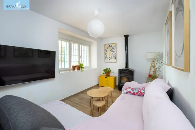 ¡Tu hogar soñado te espera en esta espectacular casa reformada! — 13