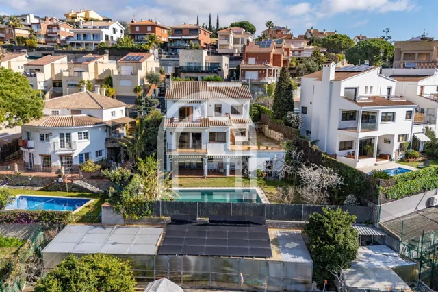 Casa con piscina y vistas al mar - foto 5