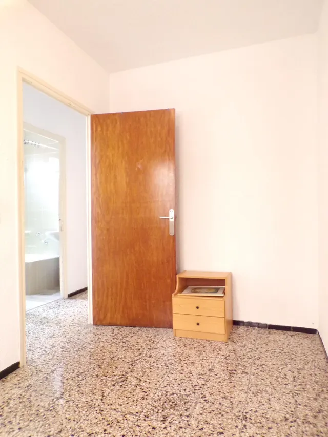 PISO EN ALQUILER DE CUATRO DORMITORIOS SEMIAMUEBLADO — 24