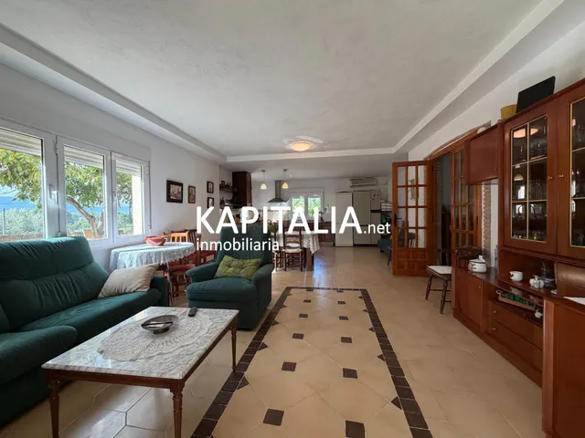 Chalet en venta en Ontinyent, a un paso del casco urbano y con bonitas vistas a la montaña. — 16