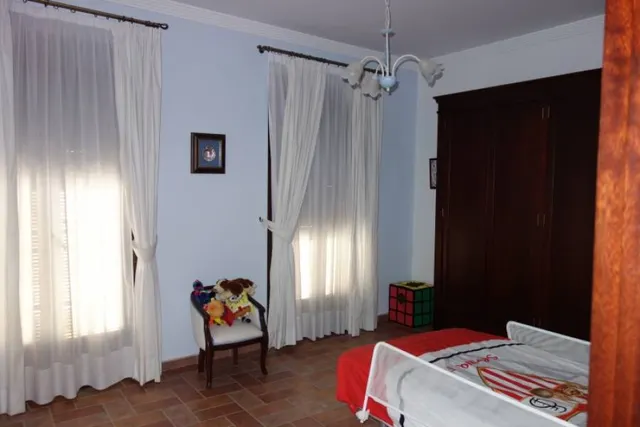 Casa nueva, 4 dormitorios, garaje , "próximo a centro" — 30