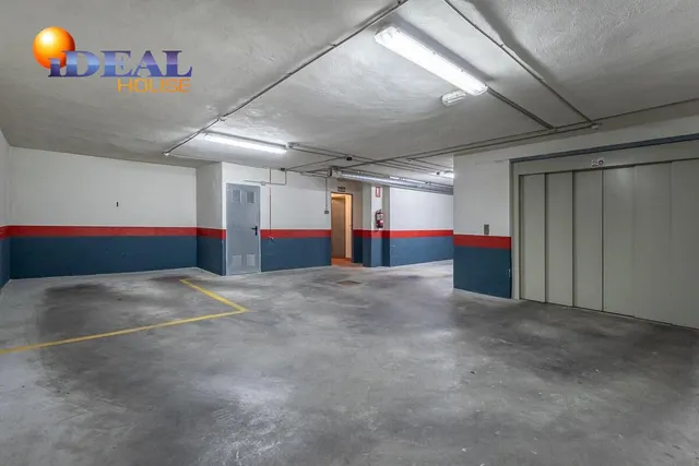 Ático dúplex junto Alhamar con 2 garajes y 2 trasteros — 28