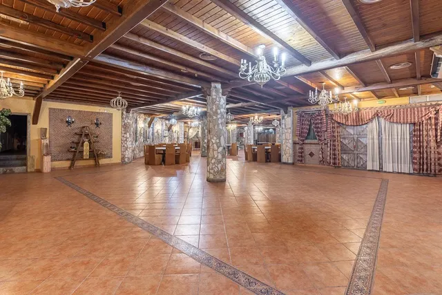 EN VENTA HOTEL Y RESTAURANTE LOS PINILLOS — 19
