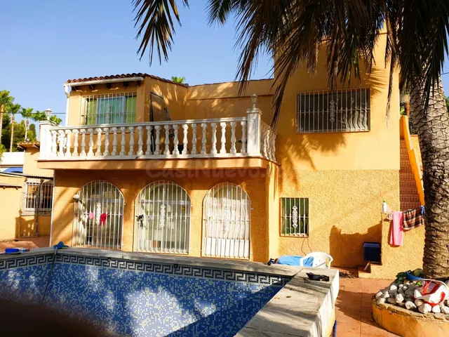 SE VENDE CHALET CON PISCINA PROPIA EN ZONA RINCON DE LOIX, B