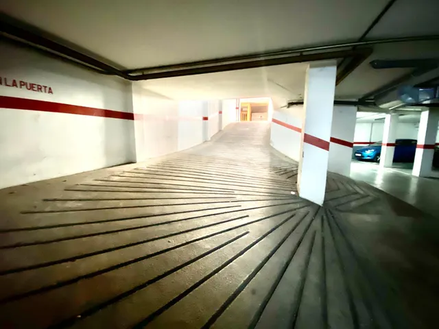 PARKING (DOBLE) EN EL CENTRO - foto 4