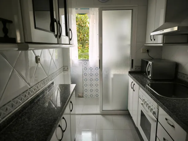 Piso ideal para estudiantes en Calle Javier de Burgos – Zona - foto 5