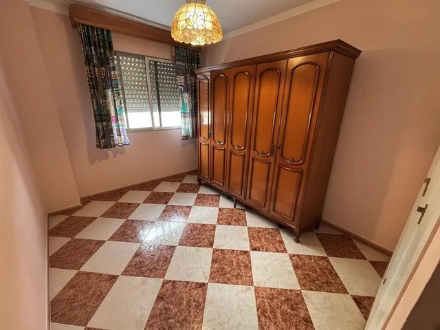 Se vende piso en planta baja, zona las canteras. — 10
