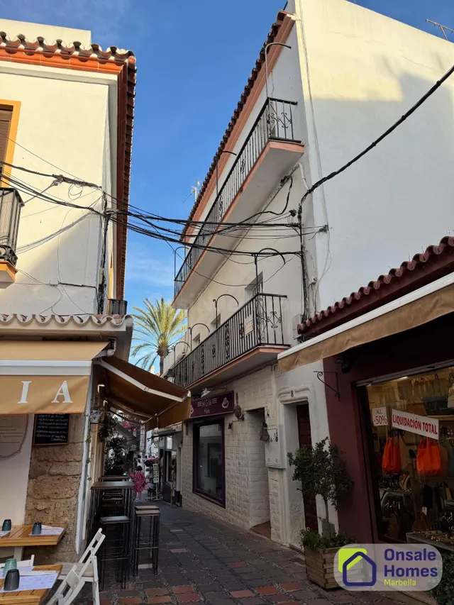 Edificio con Potencial en el Casco Antiguo de Marbella – Inv - foto 2