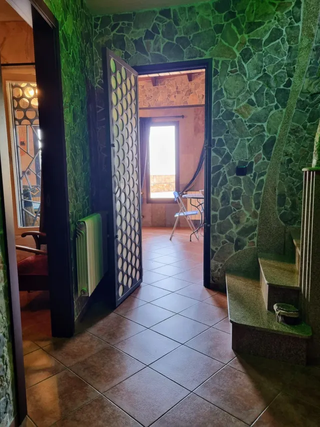 CASAS INDIVIDUALES  CON PARCELAS EN CIMBRIO (BARCENA DEL BIERZO) — 42