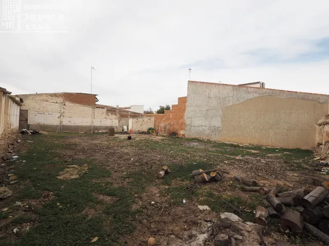 *Oportunidad en Argamasilla De Alba, solar de 300 m2 y 34 m 
