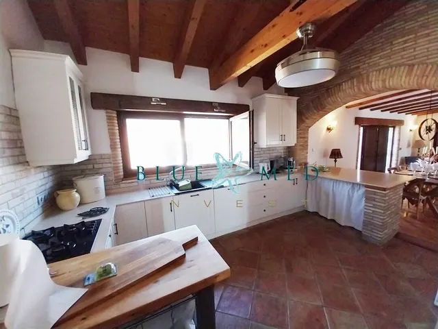 Sorprendente casa de campo con 4 dormitorios y 3 baños. — 20