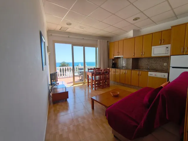 ALQUILER APARTAMENTOS PRIMERA LINEA DEL MAR - foto 4
