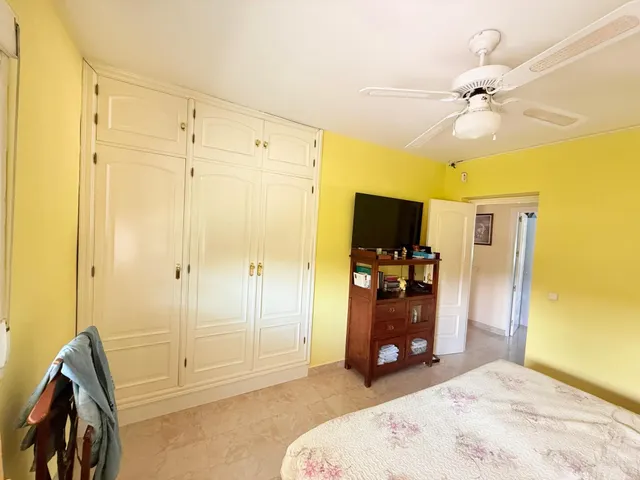 VENTA EN PLENO DOMINIO · Gran chalet de 545 m2 con placas solares y parcela privada de 3.000 m2 · Boadilla del Monte — 14