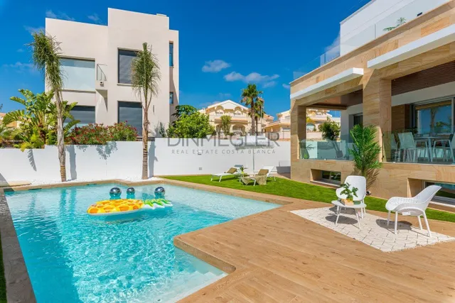 VILLA MODERNA DE OBRA NUEVA EN CIUDAD QUESADA — 16