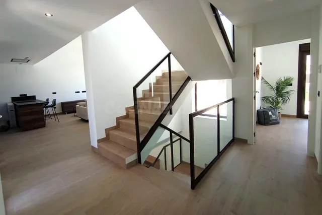 Espectacular villa llave en mano de tres plantas (234 m2 + t - foto 5