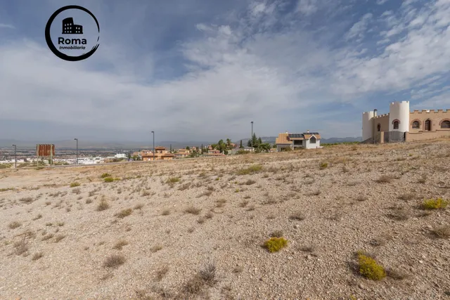 Terreno urbano de 750 m2 en Altos de La Zubia. Parcela 17, manzana M — 27