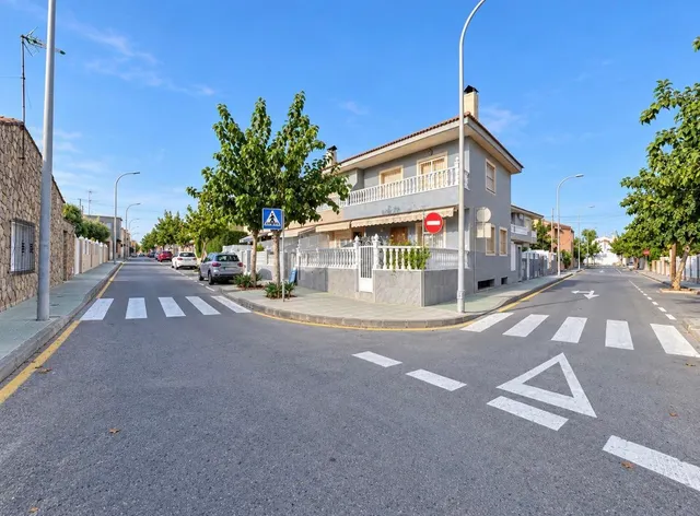 Dúplex de 4 dorm. y garaje en Torre de la Horadada – A 150 metros de la playa — 4