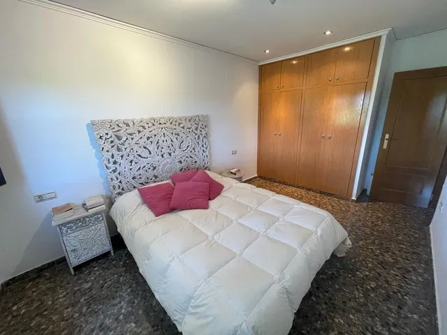 Ref 08595.- chalet muy grande en la calderona - naturaleza y servicios del pueblo. — 44