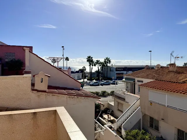 Adosado en planta alta en El Paraíso, Torrevieja — 26